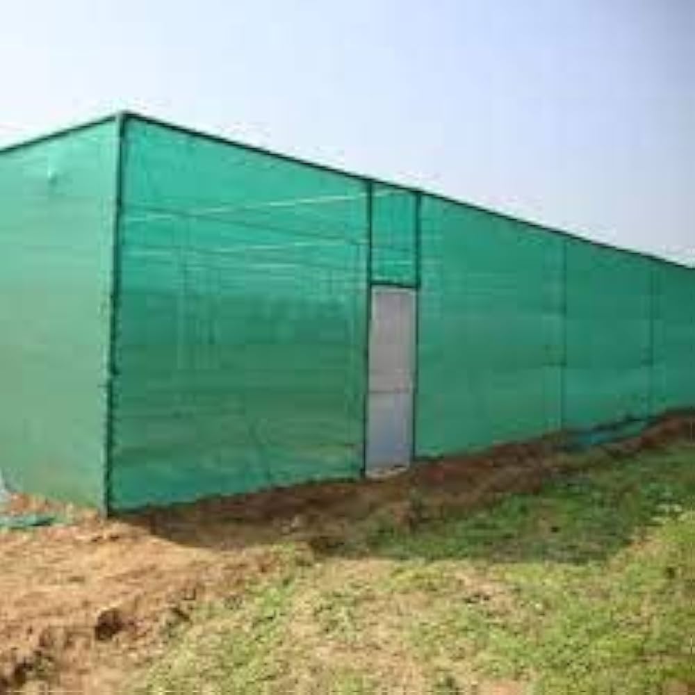 "شبك ظل زراعي لتقليل الحرارة وحماية النباتات"