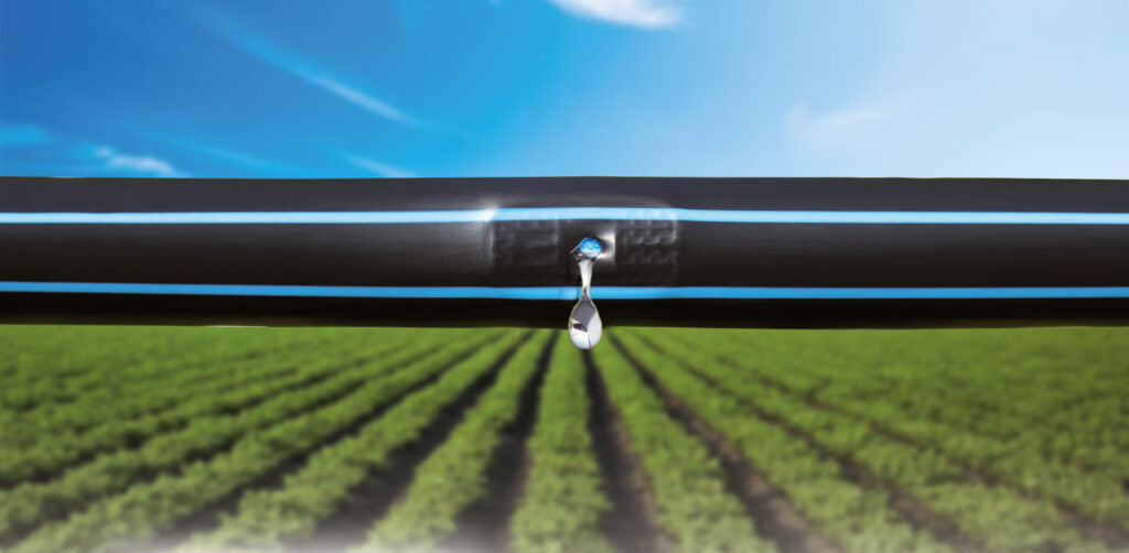 شريط تنقيط مزود بباعث مسطح داخلي، مقاوم للانسداد. مصنوع من مادة خام بولي إيثيلين خام 100%