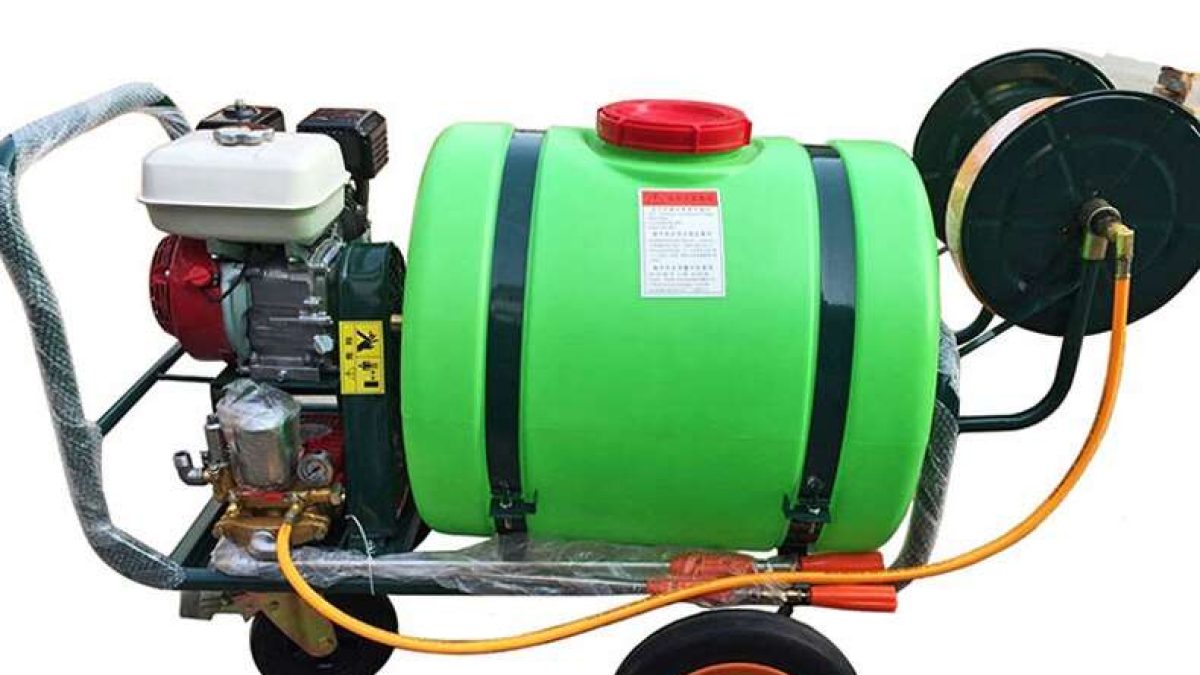 "معدات رش ضغط عالي احترافية للمزارع التجارية"

