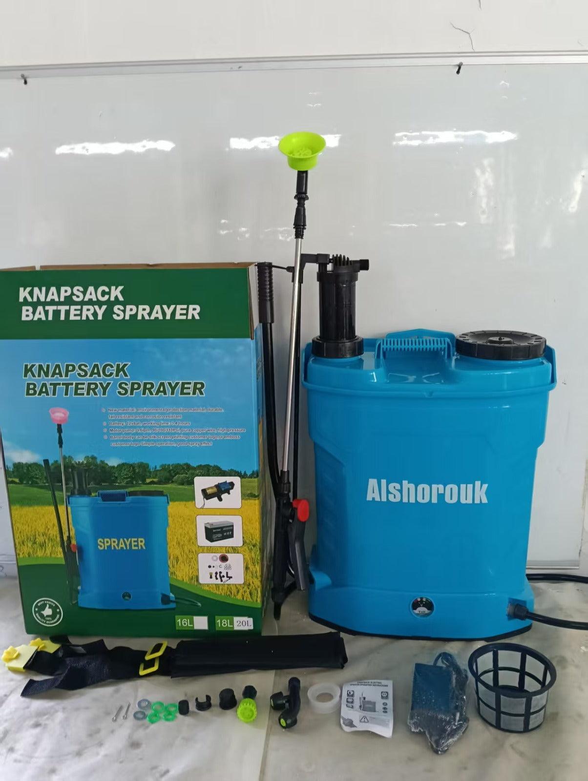 شاش 20 لتر مع مضخة تدفق 3.1 لتر في الدقيقة، يعمل ببطارية 12V، يُستخدم في الري الزراعي والحدائق.